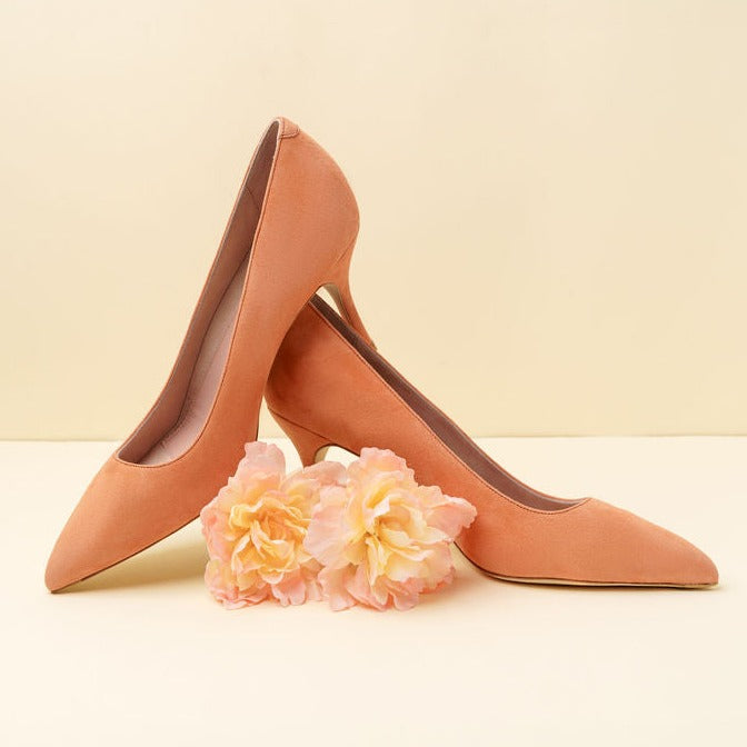 [SAMPLE] Peach Fuzz Suede Classic Pump