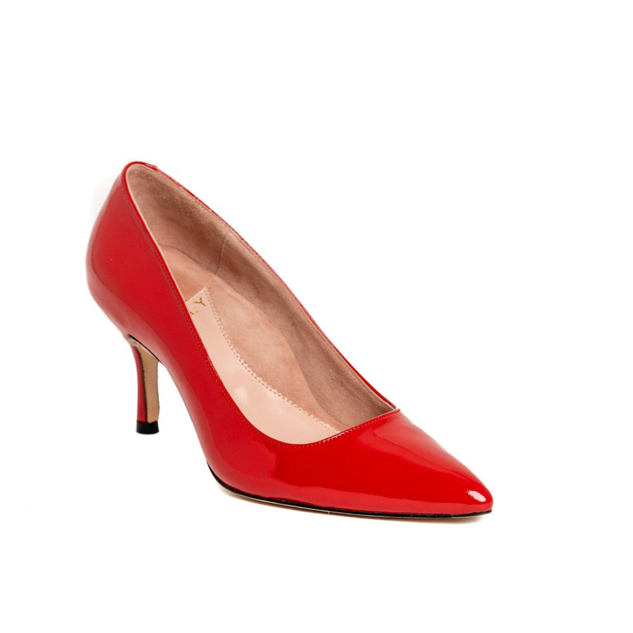 Red Medusa Aevitas embellished satin platform pumps | VERSACE | Platform  pumps, Versace pumps, Heels outfits